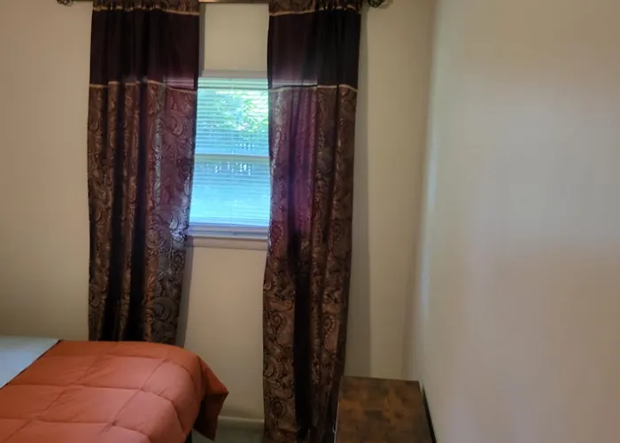 Apartamento 3 Bedrooms 2 Bathrooms, Free Driveway Parking, 2 Min To Ohio State Univrrsity, Ac, Free Wi-fi, Washer And Dryer, Expocenter, Bus Stop, Shuttle, Riverside Methodist Hospital