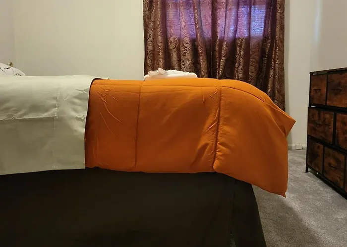 Apartamento 3 Bedrooms 2 Bathrooms, Free Driveway Parking, 2 Min To Ohio State Univrrsity, Ac, Free Wi-fi, Washer And Dryer, Expocenter, Bus Stop, Shuttle, Riverside Methodist Hospital *