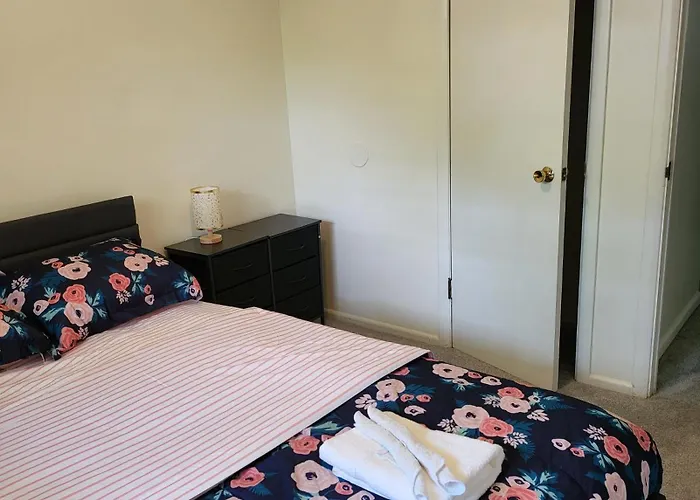 Apartamento 3 Bedrooms 2 Bathrooms, Free Driveway Parking, 2 Min To Ohio State Univrrsity, Ac, Free Wi-fi, Washer And Dryer, Expocenter, Bus Stop, Shuttle, Riverside Methodist Hospital Columbus