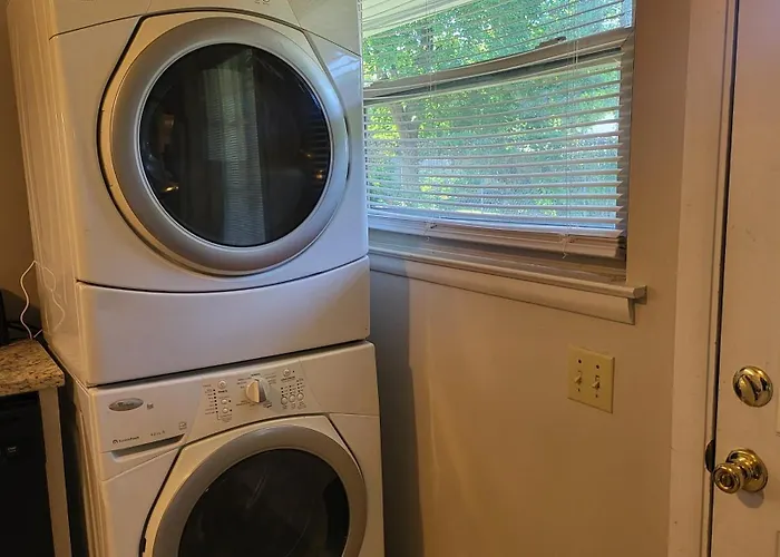 Apartamento 3 Bedrooms 2 Bathrooms, Free Driveway Parking, 2 Min To Ohio State Univrrsity, Ac, Free Wi-fi, Washer And Dryer, Expocenter, Bus Stop, Shuttle, Riverside Methodist Hospital Columbus