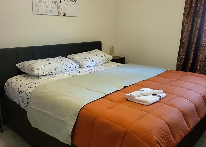 Apartamento 3 Bedrooms 2 Bathrooms, Free Driveway Parking, 2 Min To Ohio State Univrrsity, Ac, Free Wi-fi, Washer And Dryer, Expocenter, Bus Stop, Shuttle, Riverside Methodist Hospital Columbus