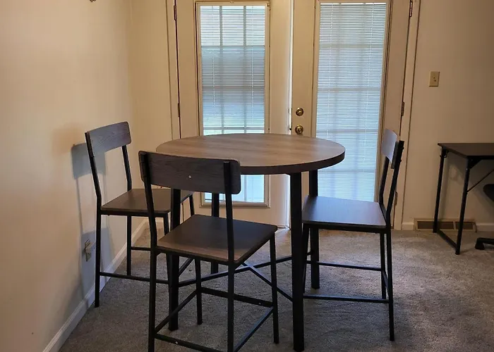 Apartamento 3 Bedrooms 2 Bathrooms, Free Driveway Parking, 2 Min To Ohio State Univrrsity, Ac, Free Wi-fi, Washer And Dryer, Expocenter, Bus Stop, Shuttle, Riverside Methodist Hospital