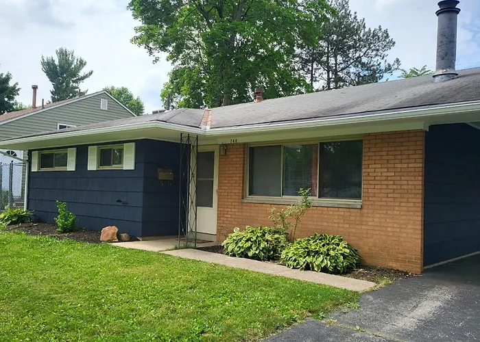 Apartamento 3 Bedrooms 2 Bathrooms, Free Driveway Parking, 2 Min To Ohio State Univrrsity, Ac, Free Wi-fi, Washer And Dryer, Expocenter, Bus Stop, Shuttle, Riverside Methodist Hospital Columbus